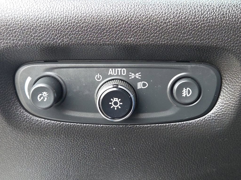 Used 2021 Chevrolet Traverse RS image 25