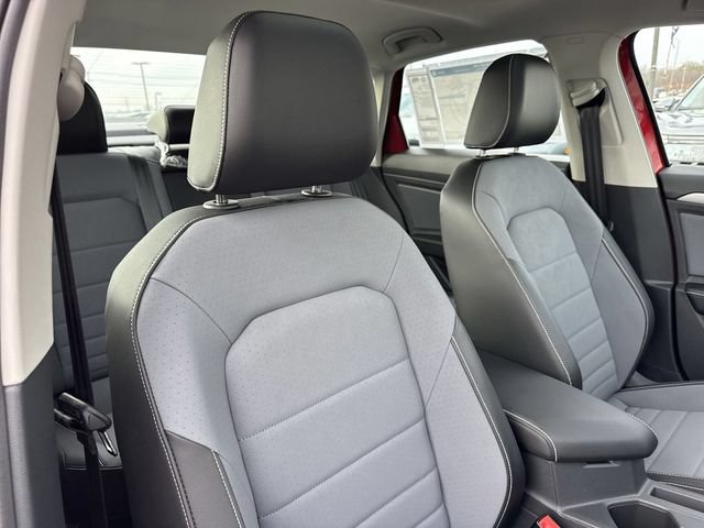 Used 2026 Volkswagen Jetta SE FWD image 24