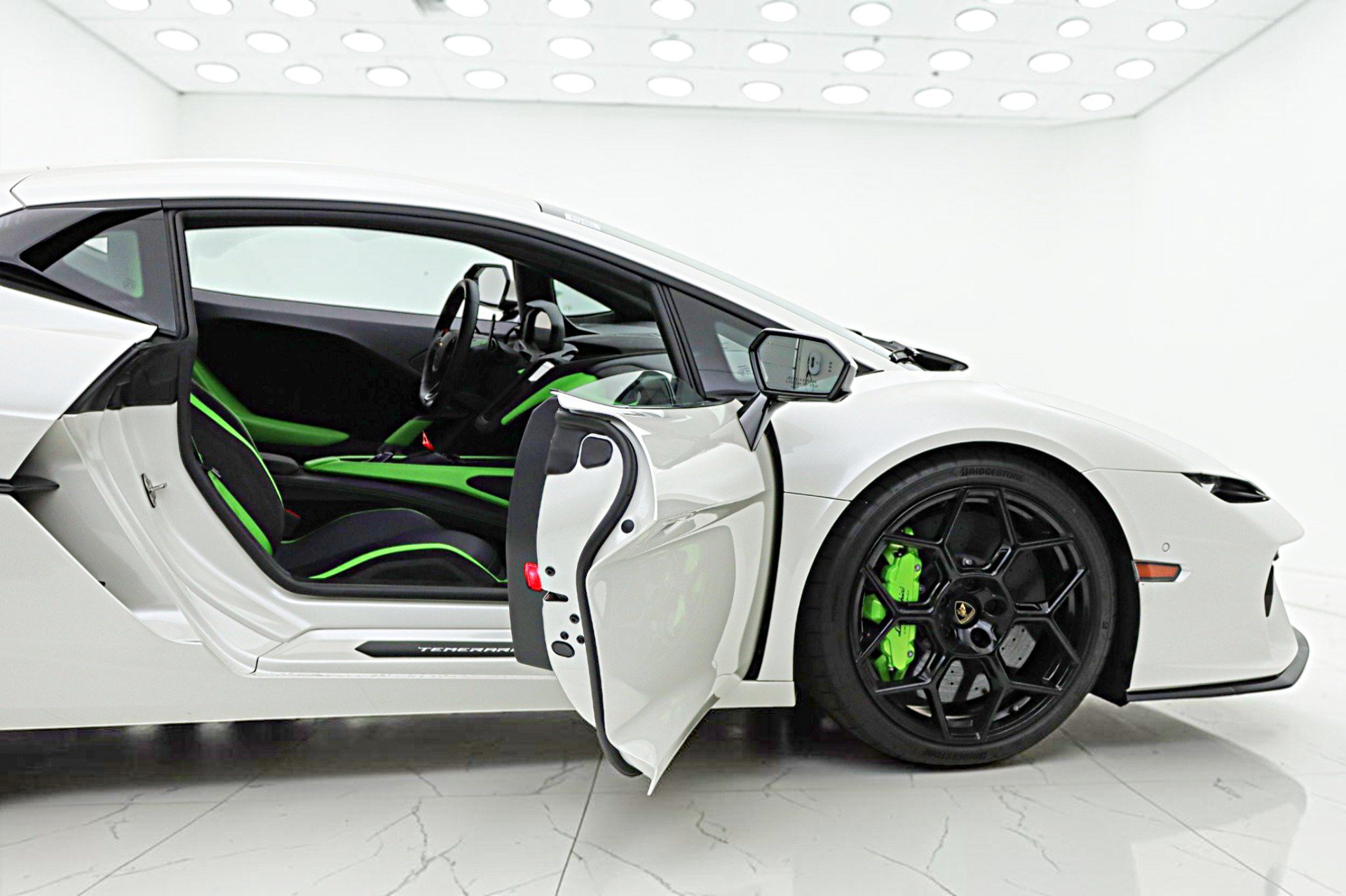 Used 2026 Lamborghini Temerario AWD/4WD image 18