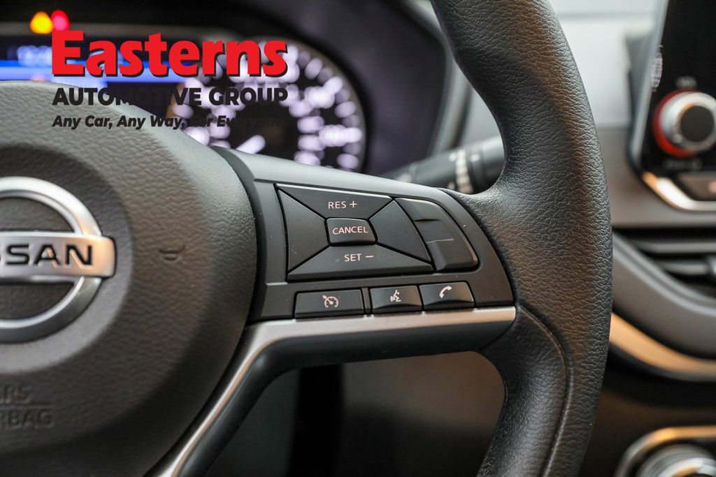 Used 2022 Nissan Altima 2.5 SV image 16