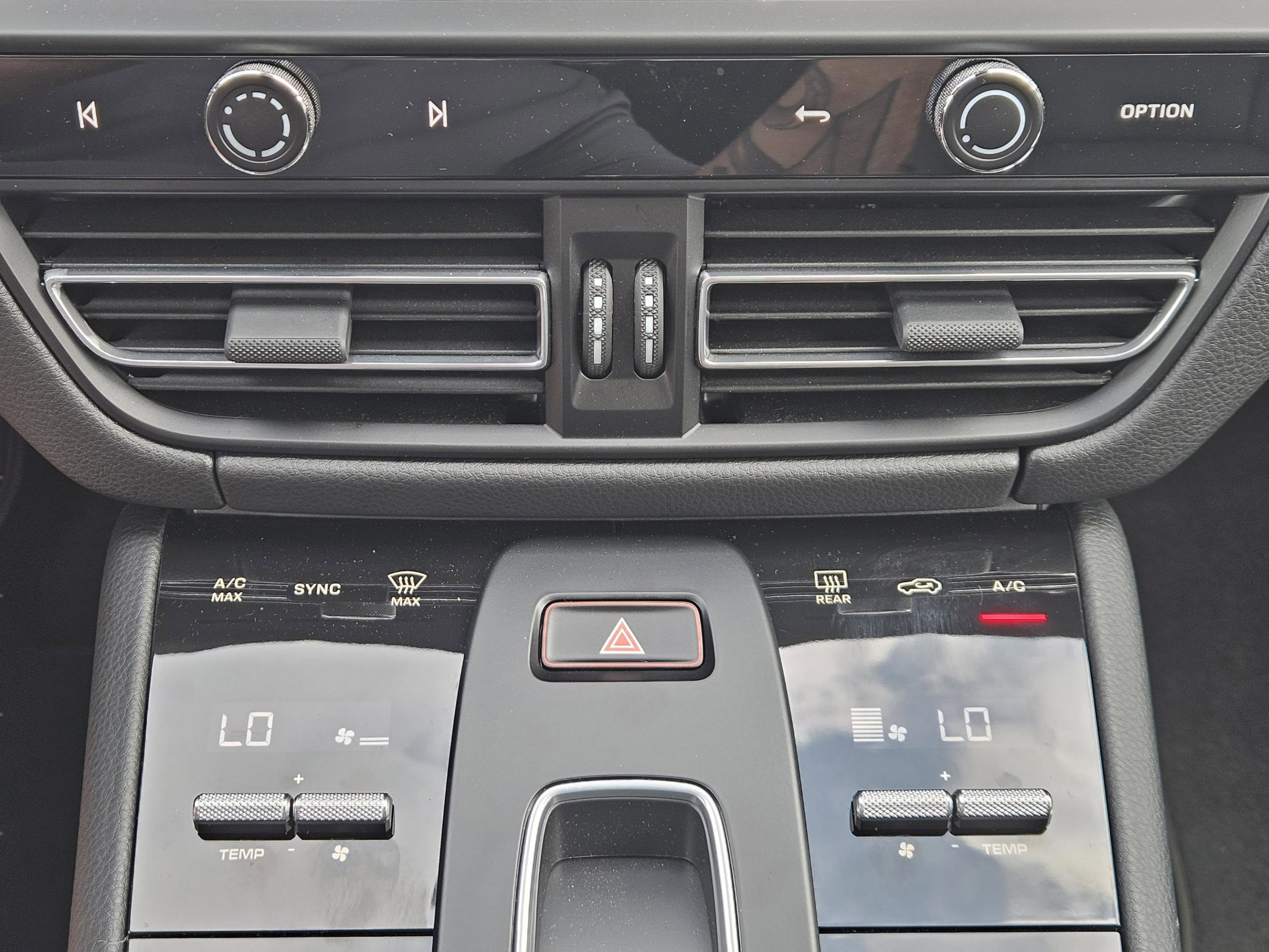 Certified 2026 Porsche Macan S image 16