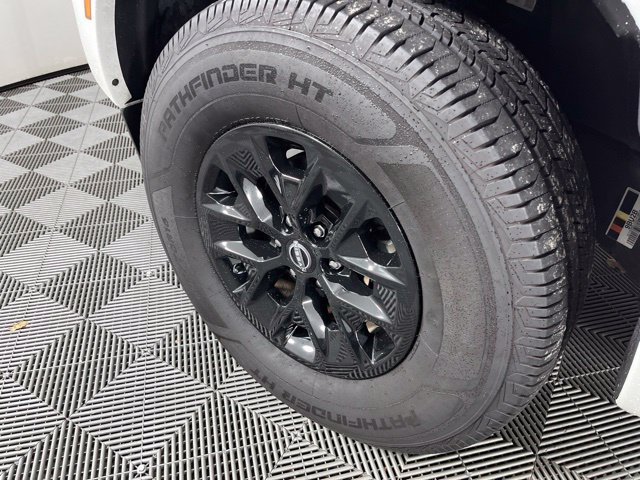 Used 2024 Nissan Frontier SV w/ Technology Package RWD image 13