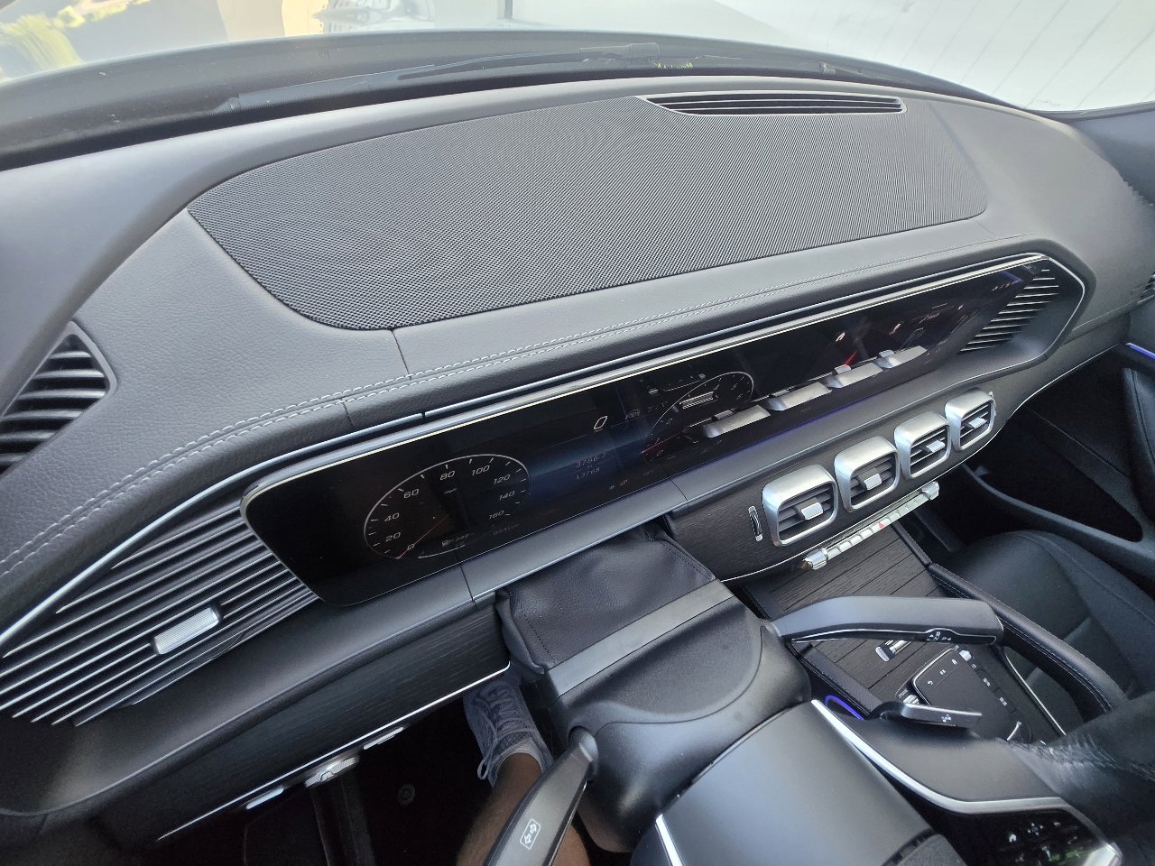 Used 2024 Mercedes-Benz GLS 450 4MATIC image 25