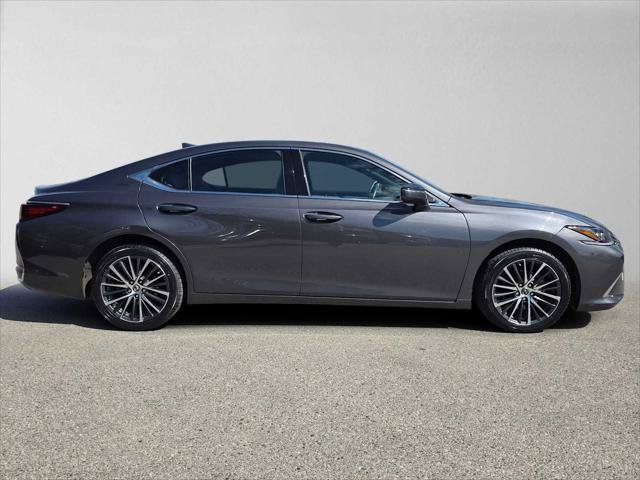 Used 2022 Lexus ES 250 w/ Premium Package AWD/4WD image 2