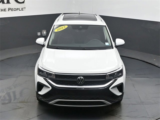 Used 2023 Volkswagen Taos SE w/ Panoramic Sunroof Package image 59