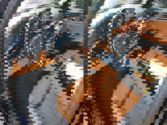 Used 2018 BMW 530i xDrive w/ Premium Package image 22