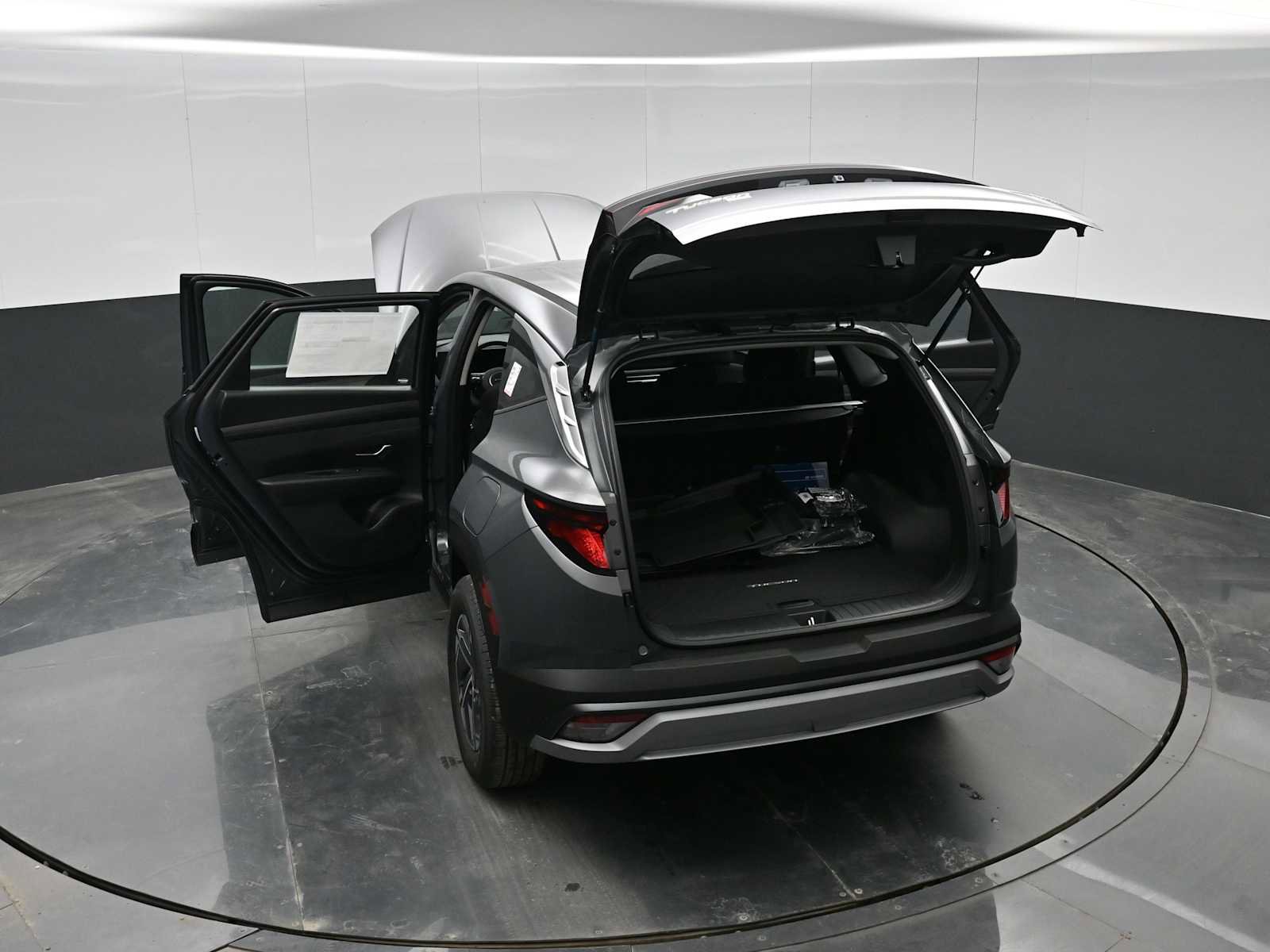 New 2026 Hyundai Tucson Blue SE image 38