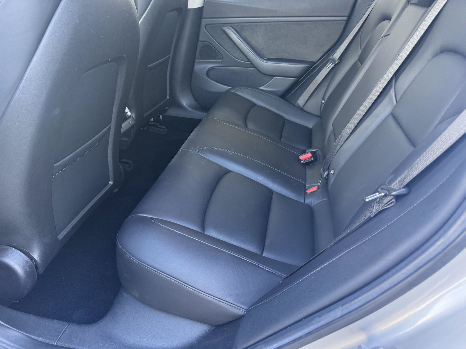 Used 2018 Tesla Model 3 Long Range RWD image 16