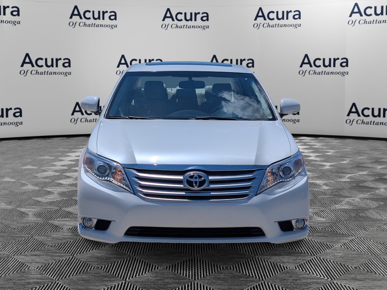 Used 2011 Toyota Avalon FWD image 3