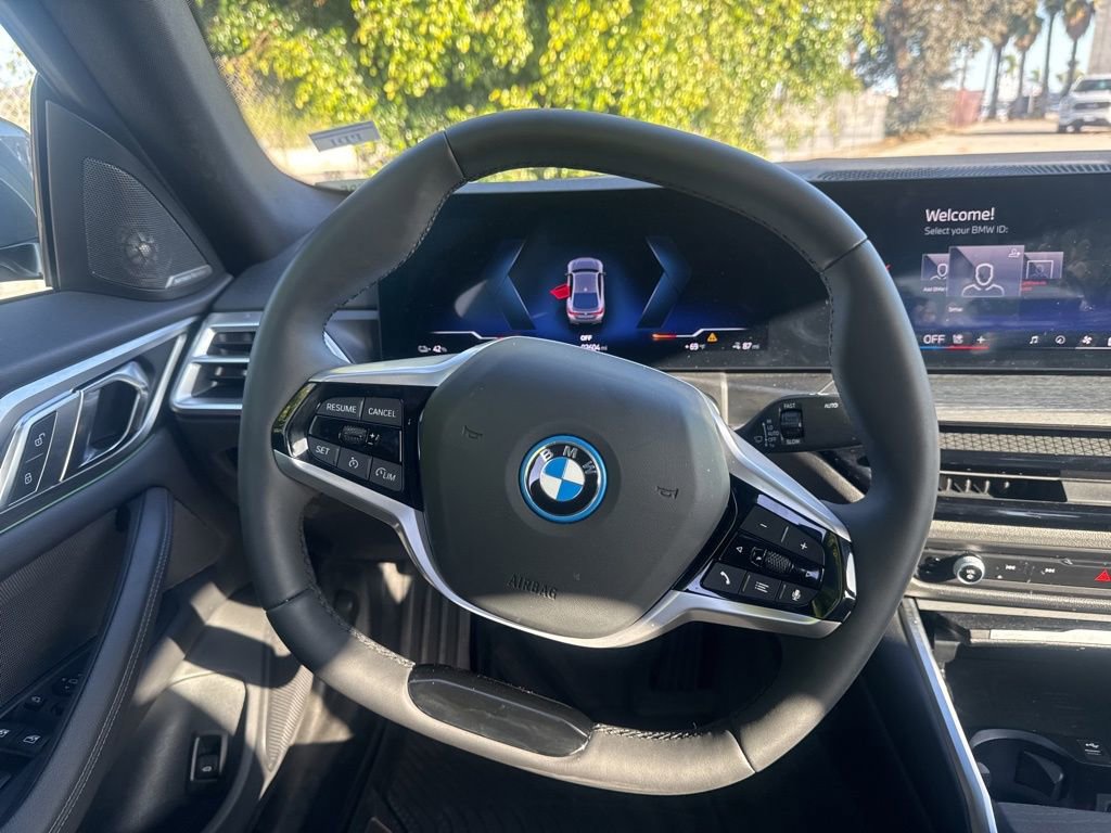 Used 2025 BMW i4 eDrive40 w/ Parking Assistance Package RWD image 17