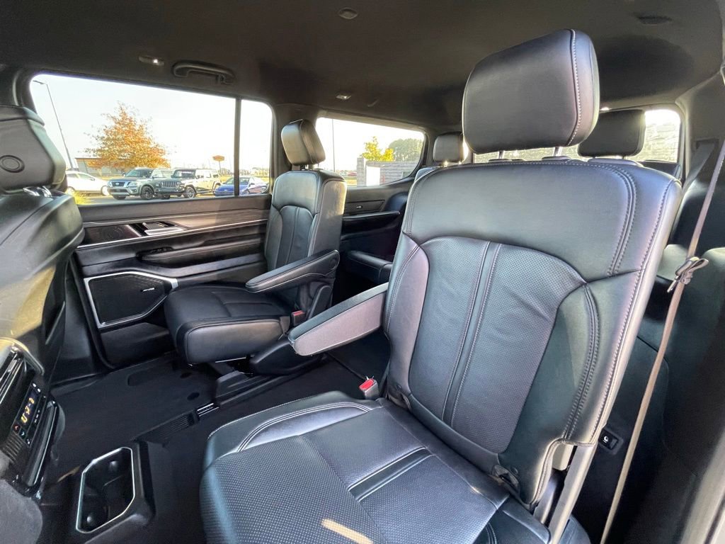 Used 2024 Jeep Wagoneer Series III image 25