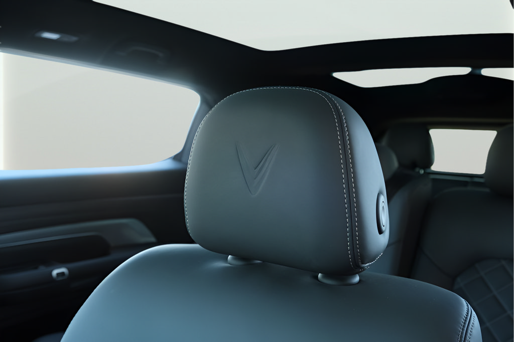 New 2024 VinFast VF 9 Plus AWD/4WD image 11