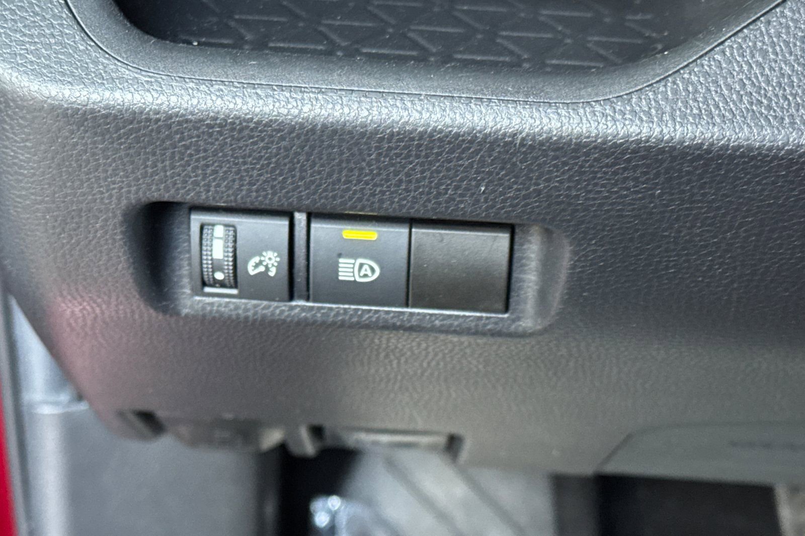 Used 2021 Toyota RAV4 XLE FWD image 34