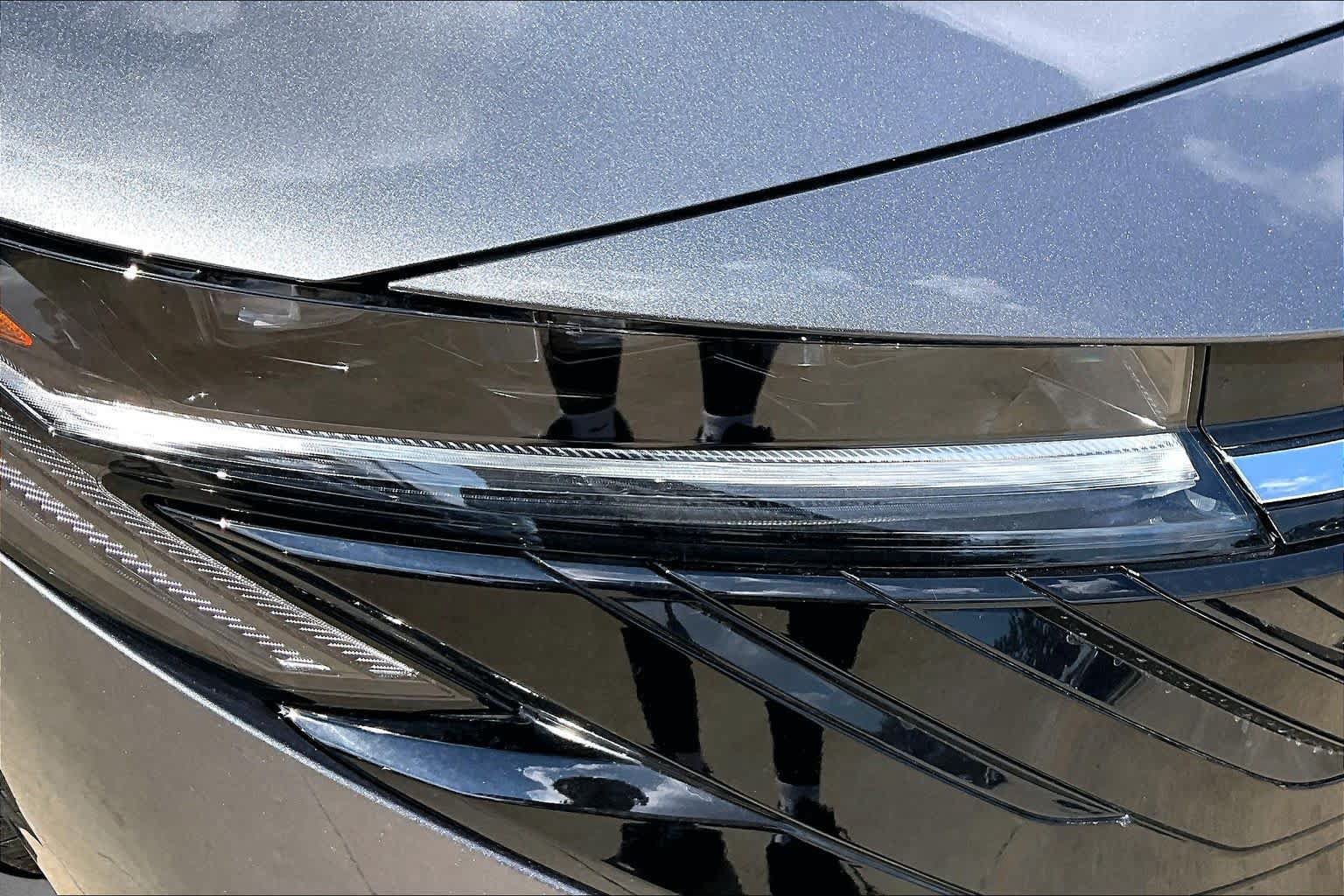 New 2027 Nissan Sentra SR w/ Floor Mat Package FWD image 19