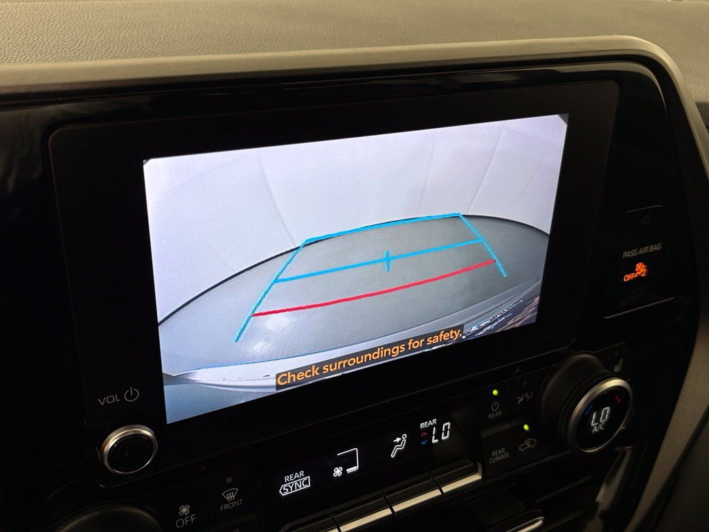 Used 2024 Toyota Highlander XLE FWD image 26