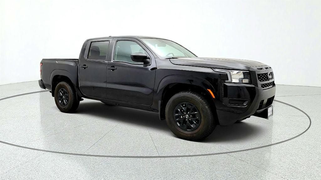 Used 2025 Nissan Frontier S AWD/4WD image 3