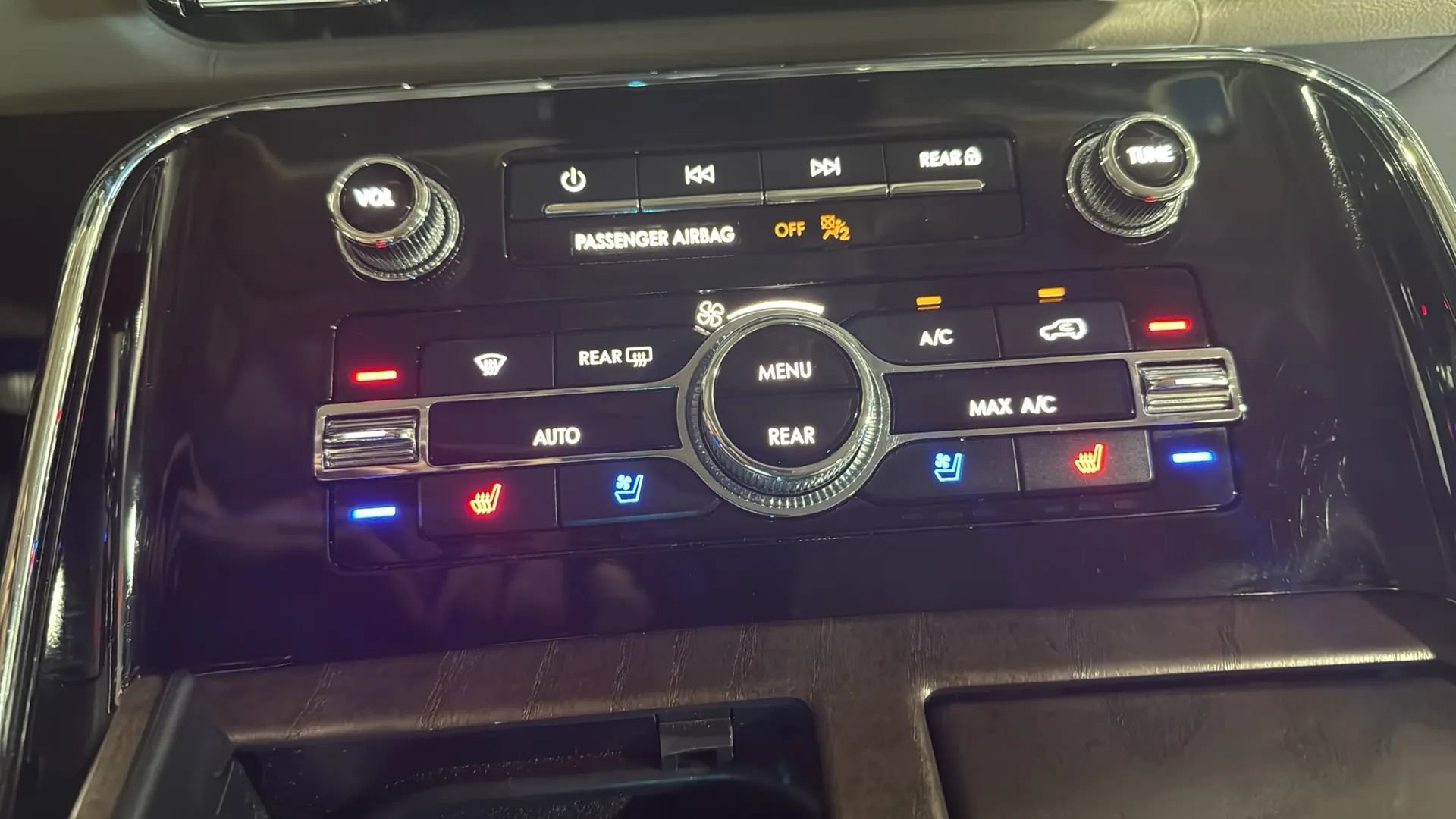 Used 2022 Lincoln Navigator 4WD image 23