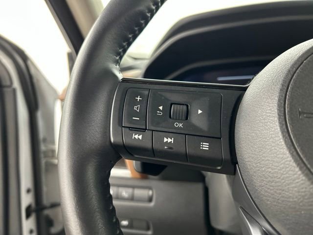 Used 2024 Nissan Rogue Platinum w/ Platinum Premium Package AWD/4WD image 9