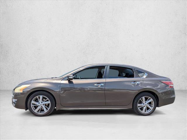 Used 2015 Nissan Altima 2.5 SV w/ Convenience Package FWD image 2