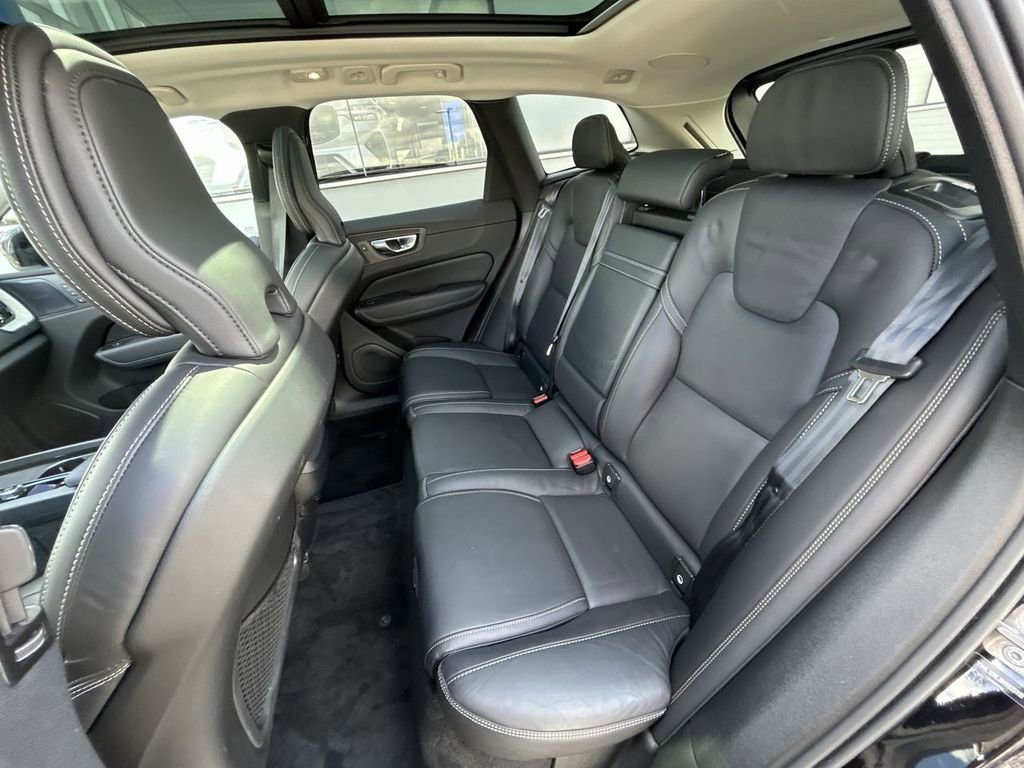 Certified 2022 Volvo XC60 B5 Inscription w/ Advanced Package AWD/4WD image 23