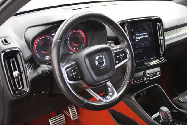 Used 2019 Volvo XC40 T4 R-Design FWD image 14