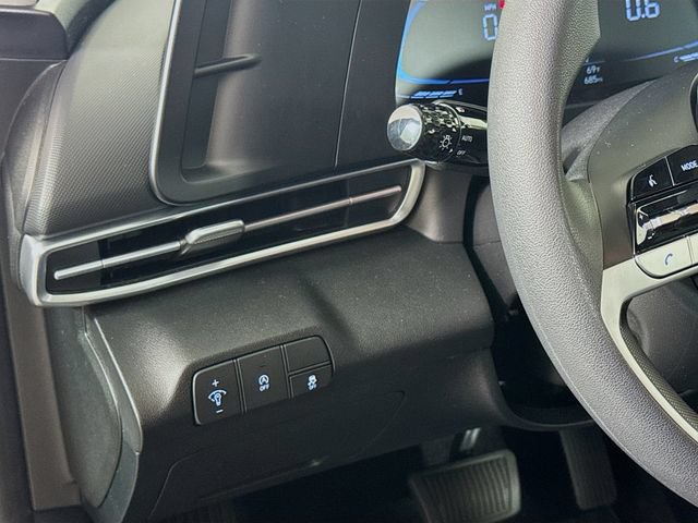 Certified 2024 Hyundai Elantra SE FWD image 19