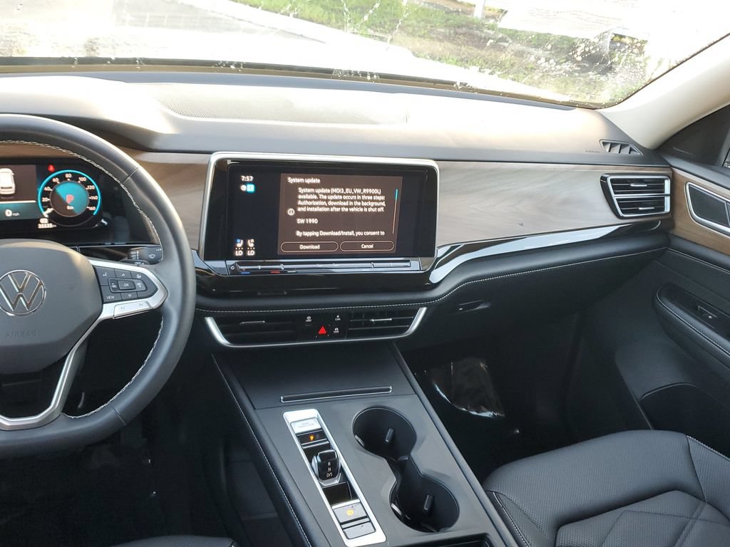 Certified 2024 Volkswagen Atlas SE FWD image 20