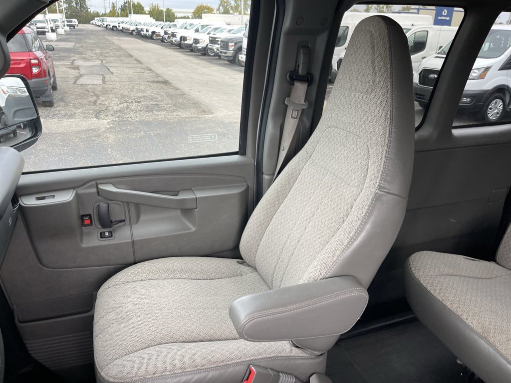 Used 2023 Chevrolet Express 3500 LS RWD image 9