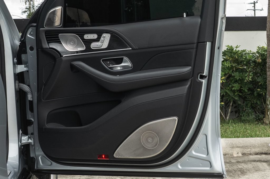 Used 2022 Mercedes-Benz Maybach GLS 600 4MATIC image 30
