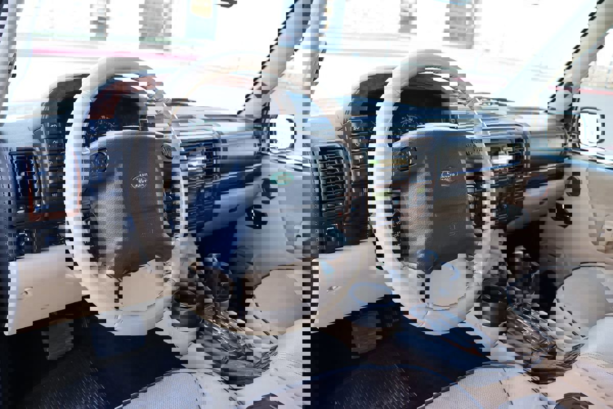 Used 2004 Land Rover Discovery SE image 17