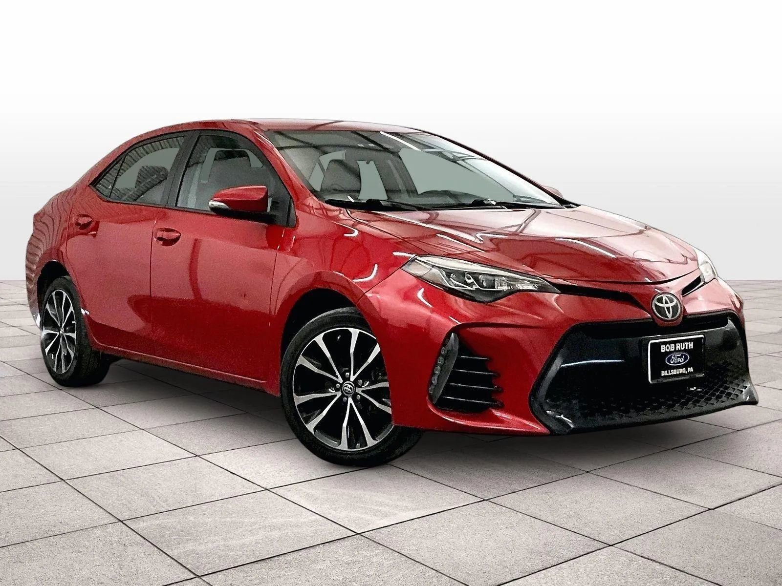 Used 2018 Toyota Corolla SE image 2