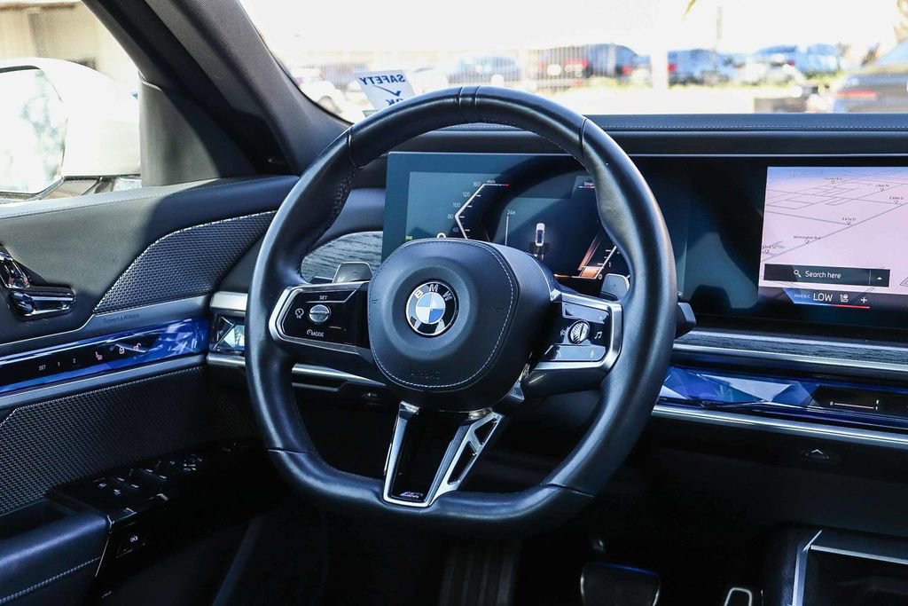 Used 2025 BMW 740i xDrive image 15