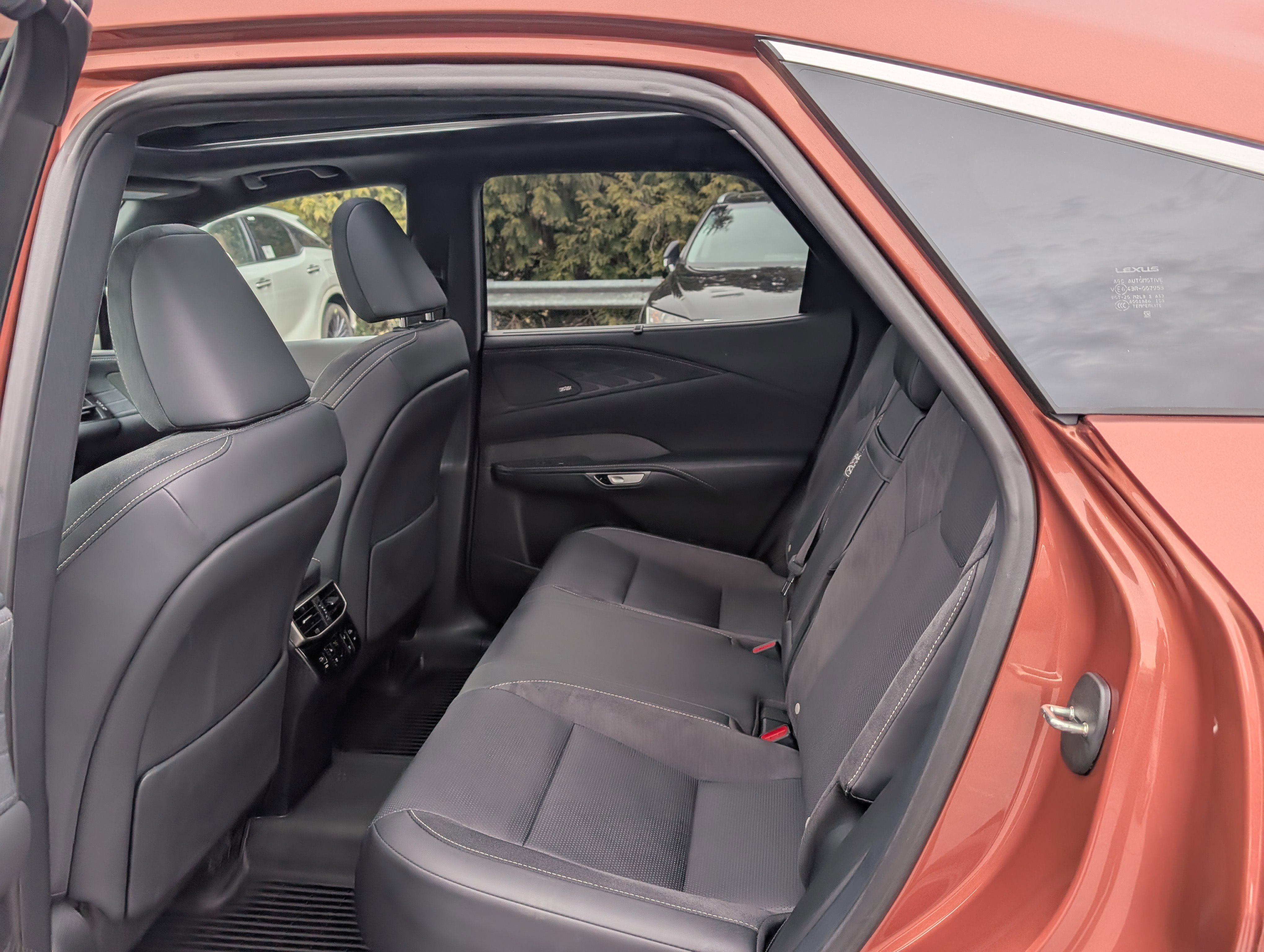 Certified 2025 Lexus RX 450h AWD w/ Convenience Package image 15
