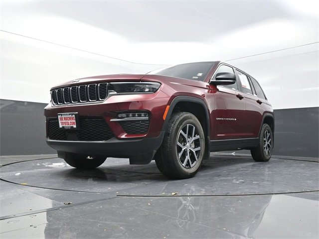 Used 2025 Jeep Grand Cherokee Limited w/ MOPAR Finishing Package image 29