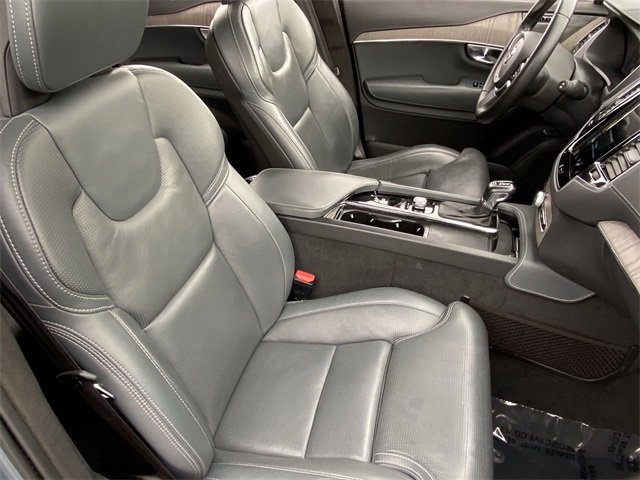 Used 2021 Volvo XC90 T6 Inscription w/ Lounge Package image 12