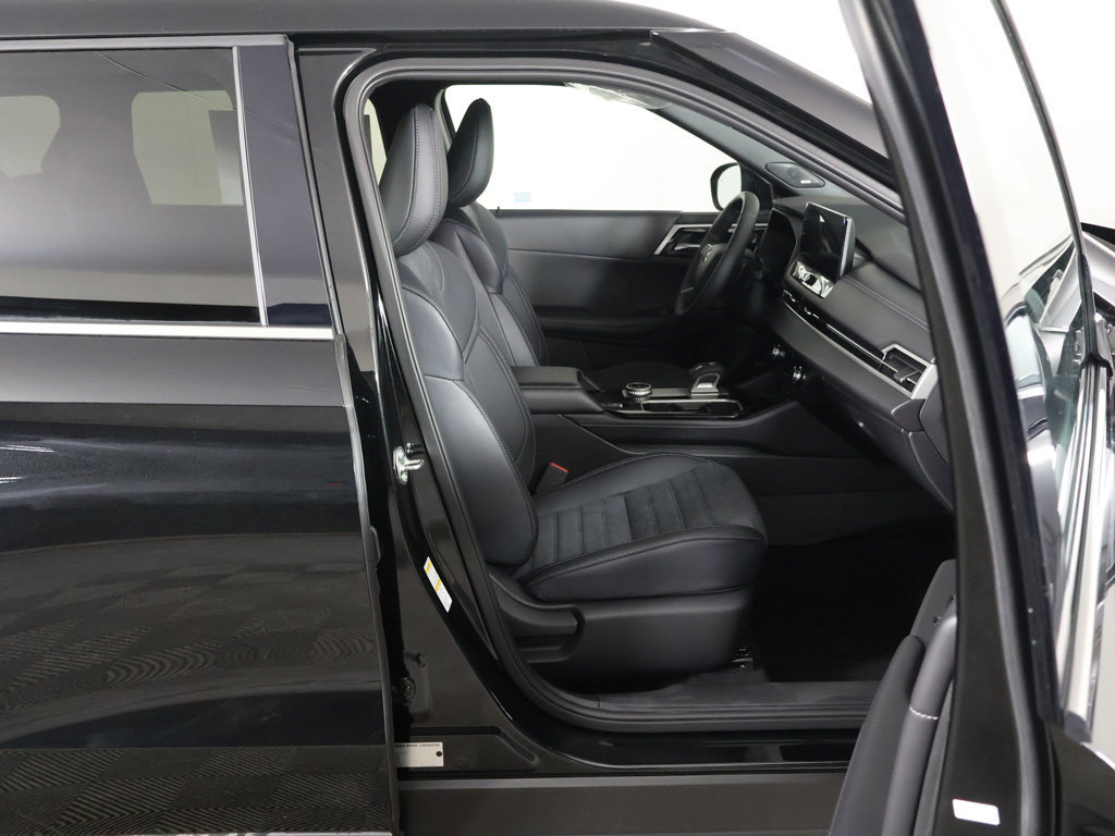 New 2026 Mitsubishi Outlander LE AWD/4WD image 29