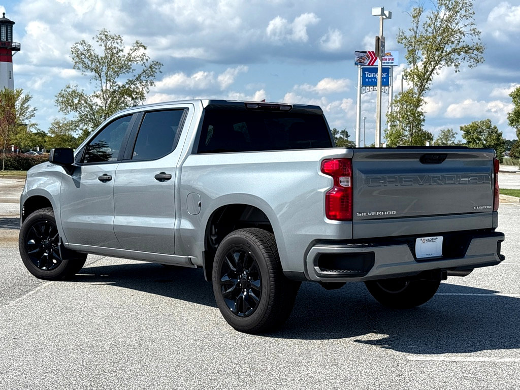Used 2025 Chevrolet Silverado 1500 Custom image 25