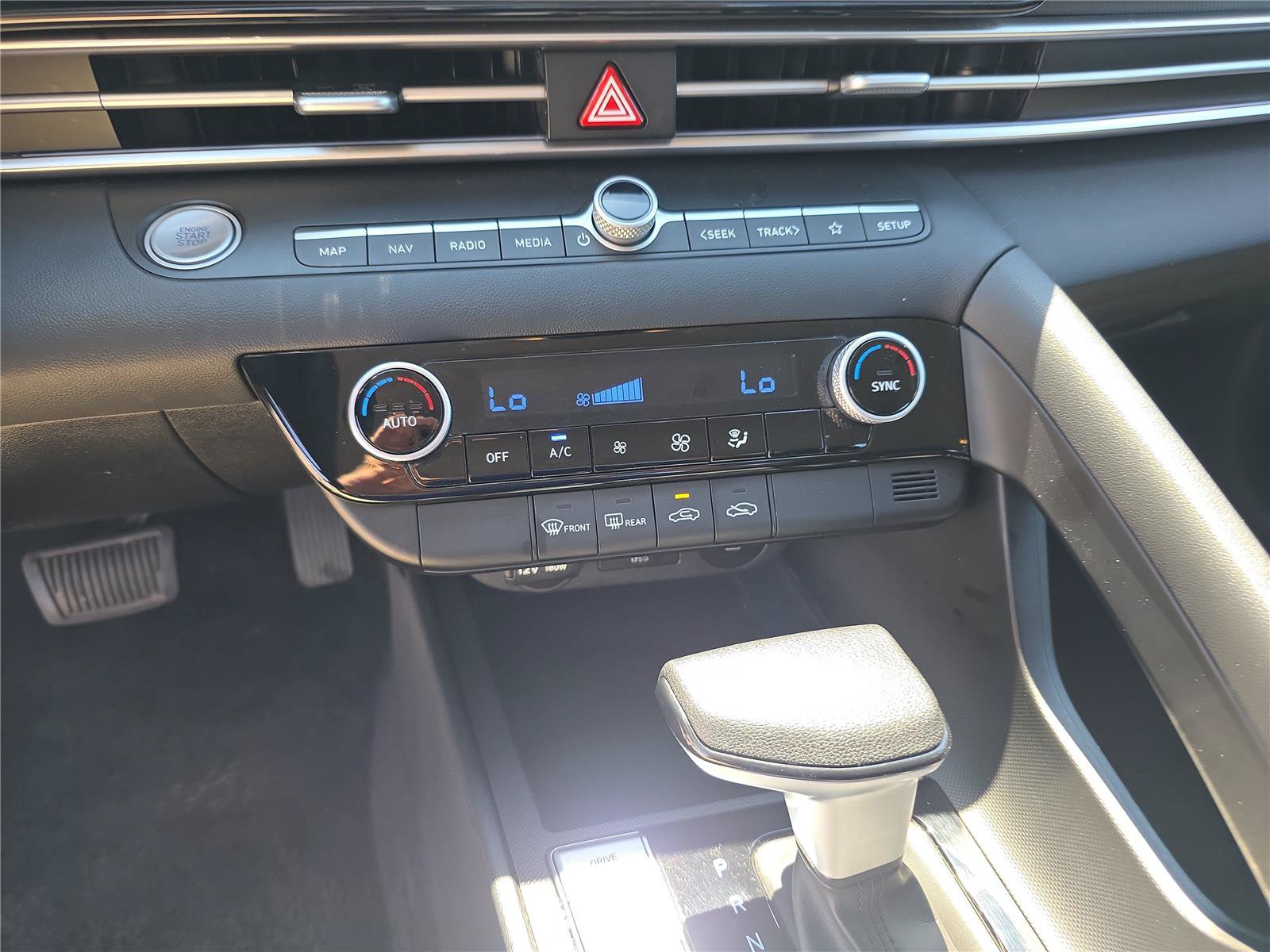 Certified 2024 Hyundai Elantra SEL FWD image 26