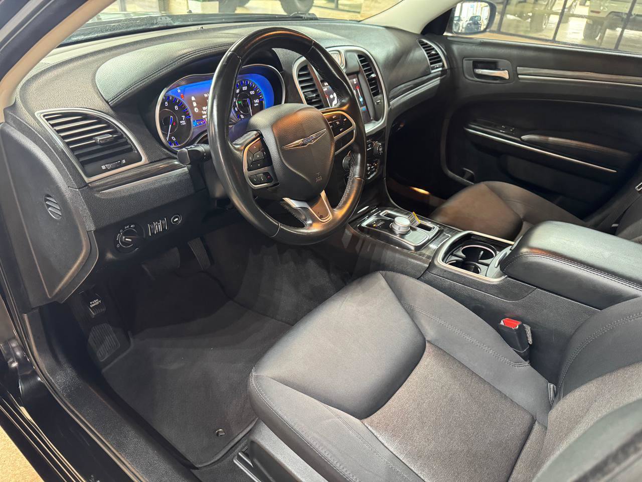 Used 2022 Chrysler 300 Touring RWD image 16