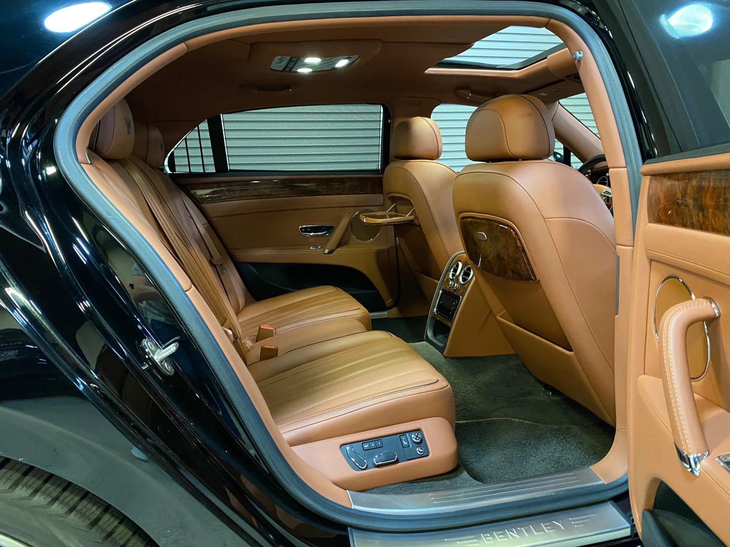 Used 2015 Bentley Flying Spur V8 AWD/4WD image 38