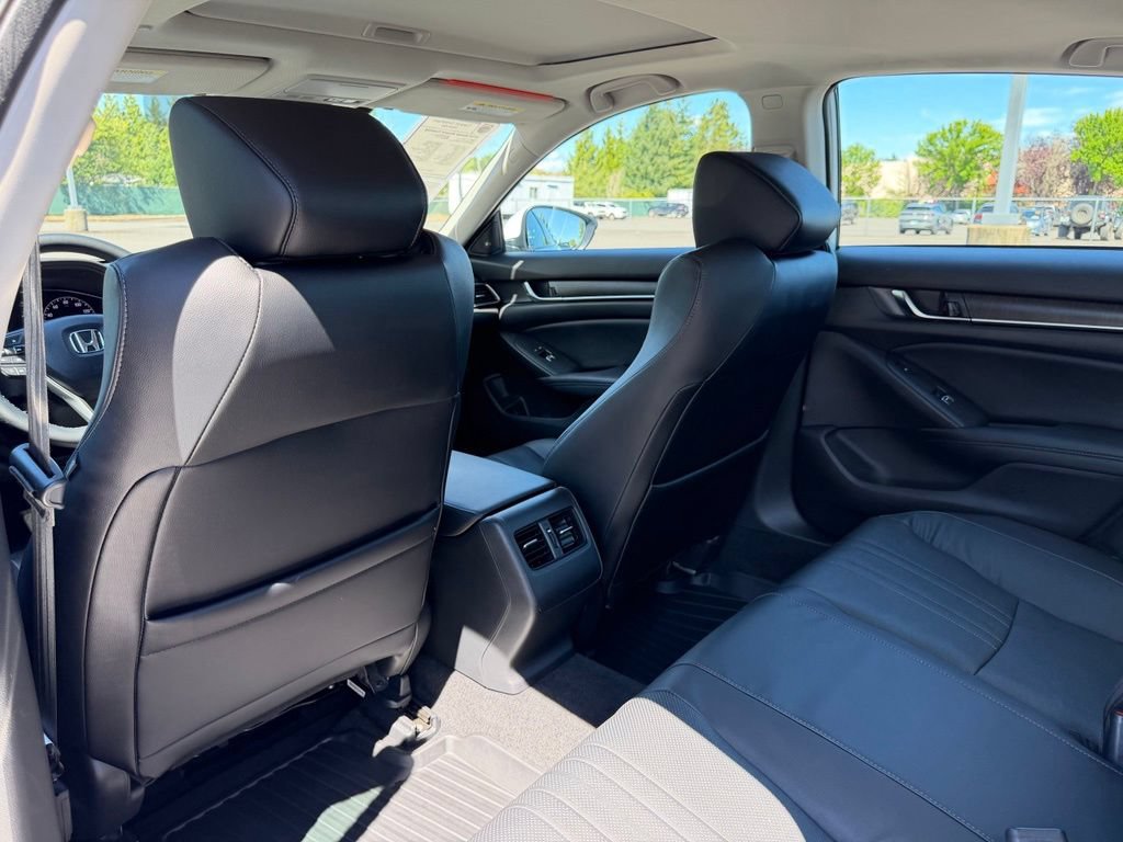 Used 2018 Honda Accord Touring image 34