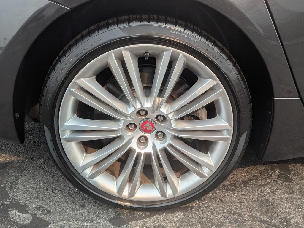 Used 2017 Jaguar XJ L Supercharged RWD image 68
