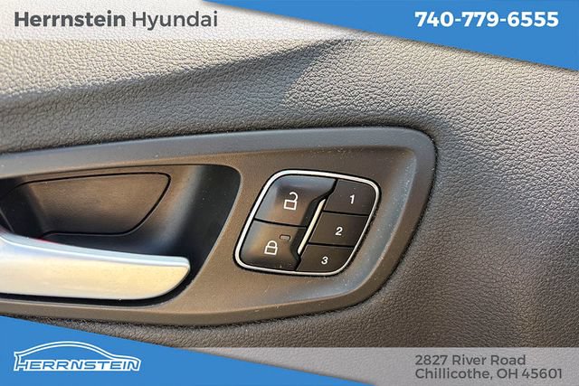 Used 2017 Ford Escape Titanium AWD/4WD image 16