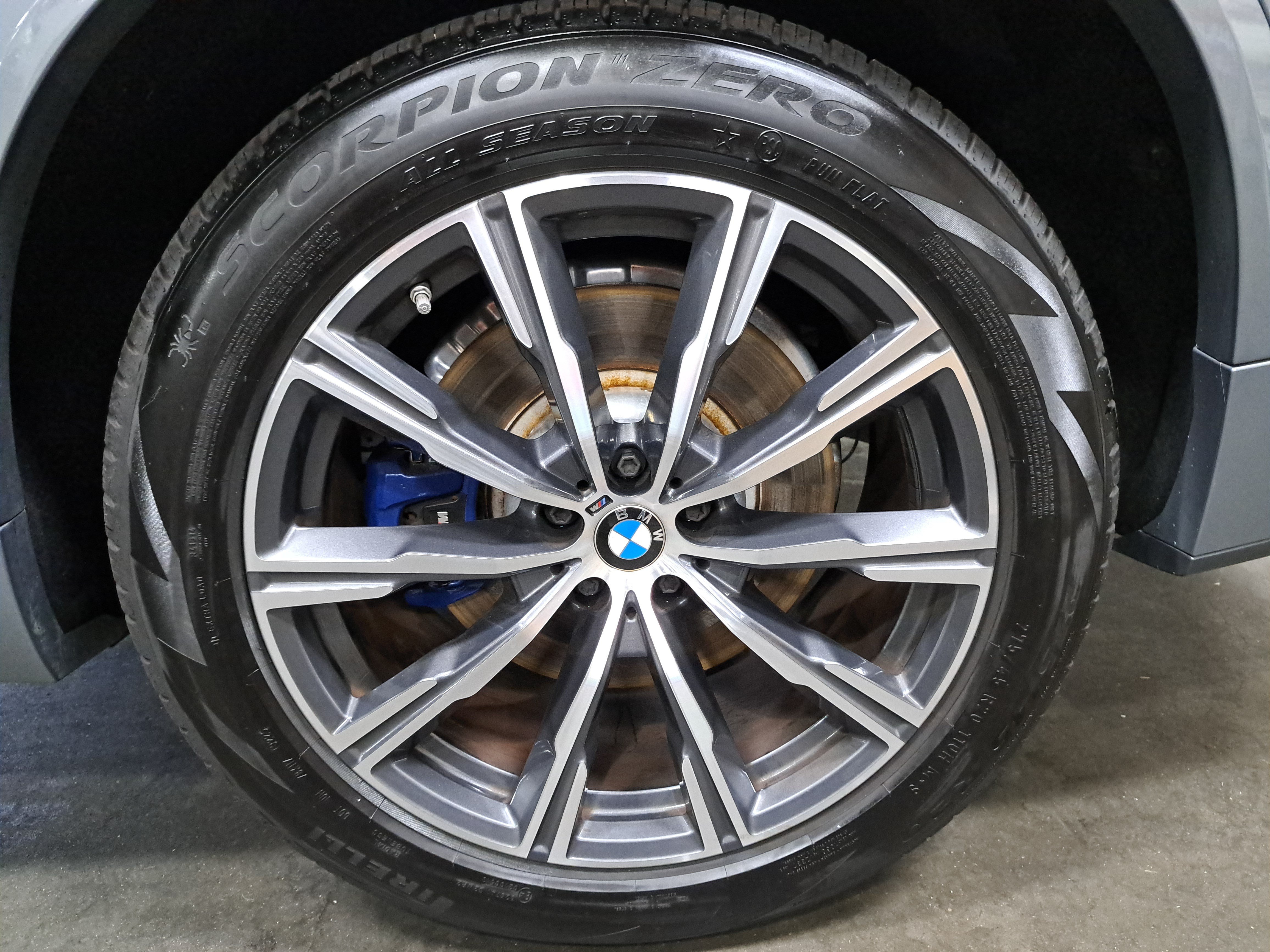 Used 2024 BMW X5 M60i w/ Parking Assistance Package AWD/4WD image 29