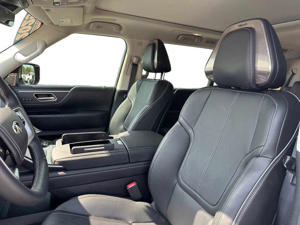 Used 2025 INFINITI QX80 Sensory AWD/4WD image 9