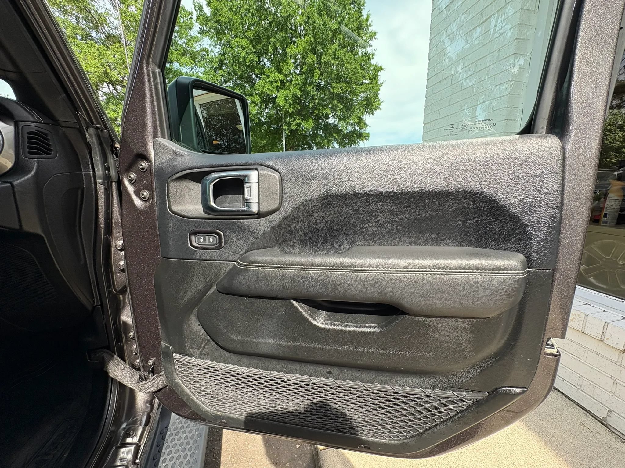 Used 2019 Jeep Wrangler Unlimited Sahara w/ LED Lighting Group AWD/4WD image 14