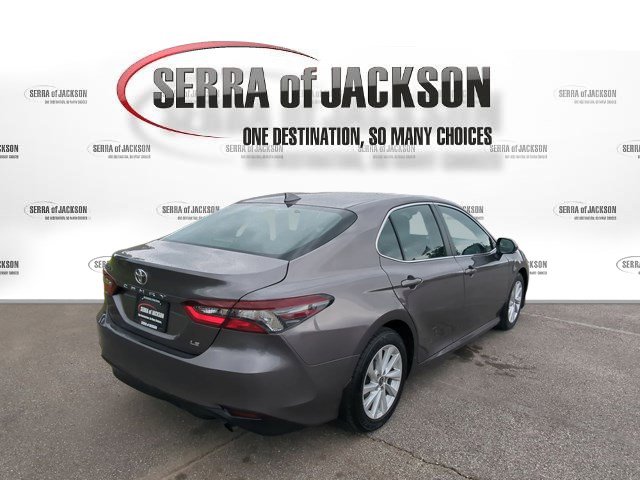 Used 2022 Toyota Camry LE w/ Convenience Package FWD image 9