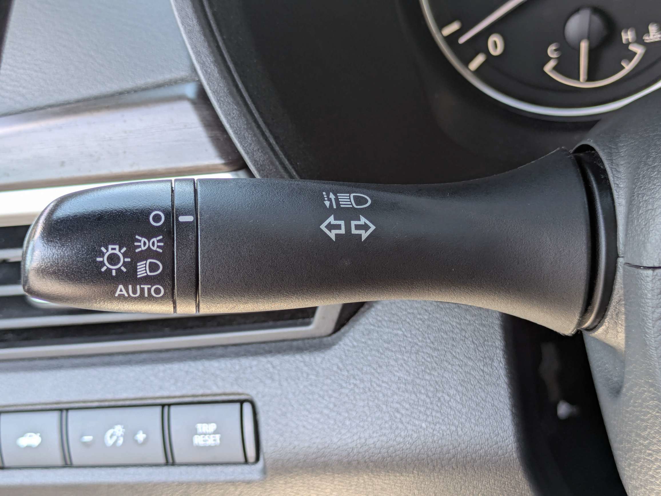 Used 2024 Nissan Altima 2.5 SV FWD image 17