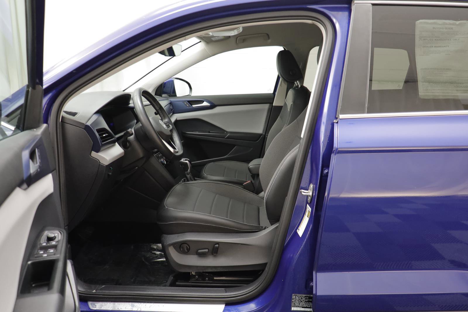 Used 2023 Volkswagen Taos SE image 5