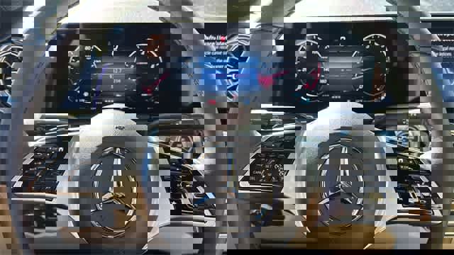 Certified 2025 Mercedes-Benz GLB 250 4MATIC image 34